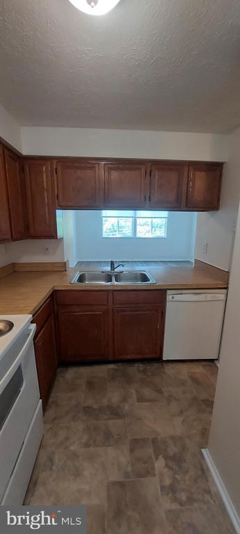 Building Photo - 19608 Twinflower Cir