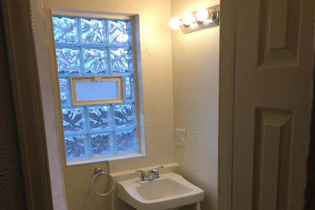 New bathroom - 3063 S Pennsylvania St