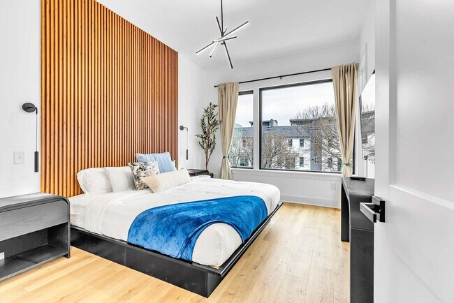 Building Photo - 554 Rosedale Ave