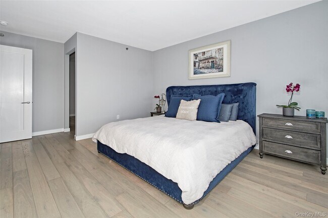 Building Photo - 10 City Pl