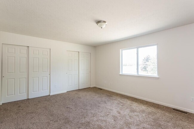 Building Photo - 6 Sunpath Wy