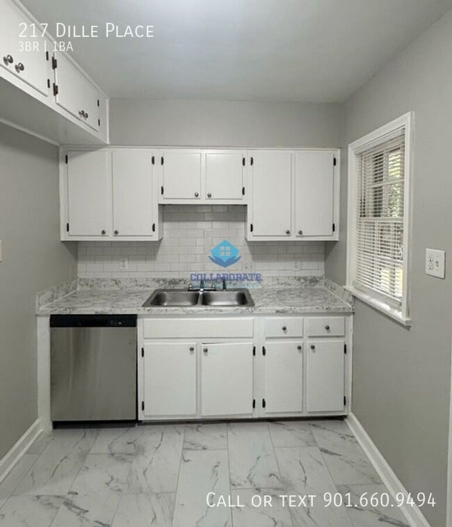 Building Photo - 217 Dille Pl
