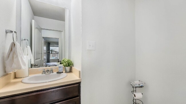 Building Photo - 2638 Willow Pond