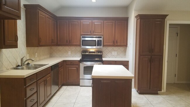 Building Photo - 4208 Crossgate Ct