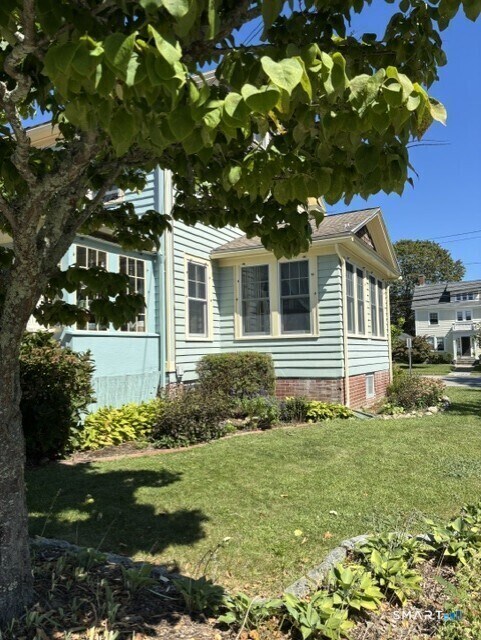 Building Photo - 519 Montauk Ave