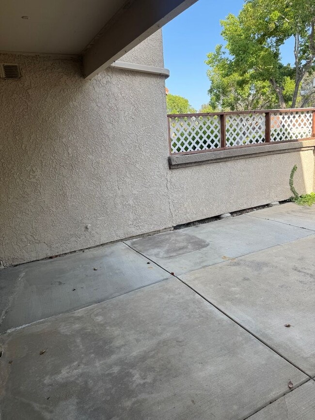 Building Photo - 25941 Montemar