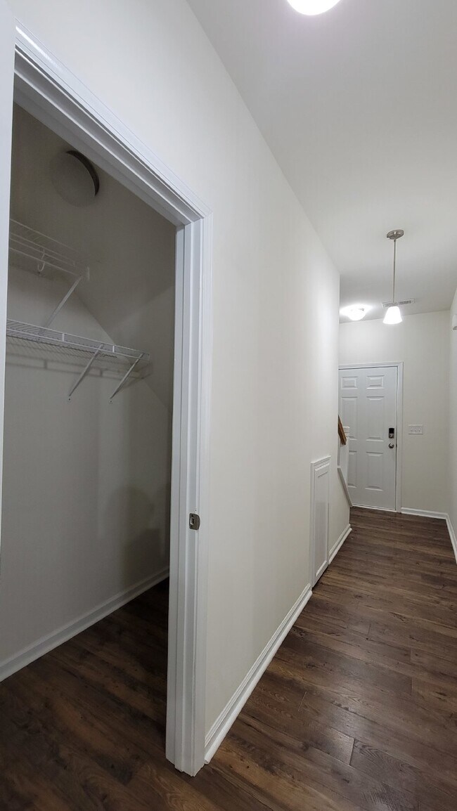 Building Photo - "Modern 3-Bedroom Multiplex with 3 Full Ba...