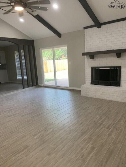Building Photo - 5813 Briargrove Dr
