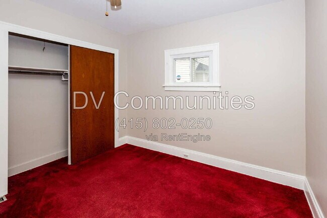 Building Photo - 9110 Rosewood Ave