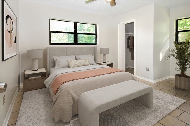 Building Photo - 10902 Mosscrest Dr