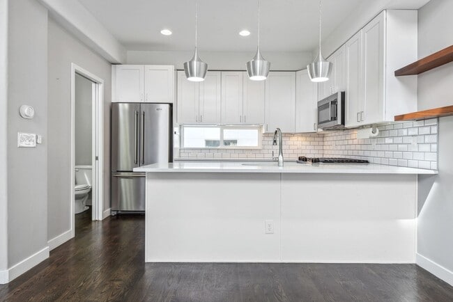 Building Photo - 1551 W 43rd Ave