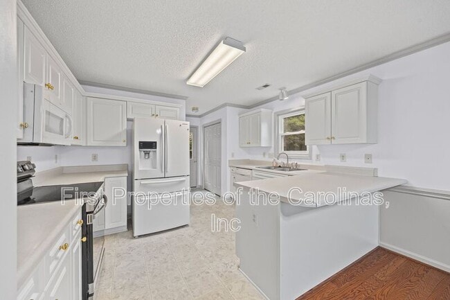 Building Photo - 740 Morningside Dr