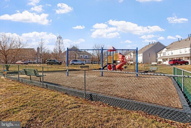 Building Photo - 704 Eagles Chase Dr