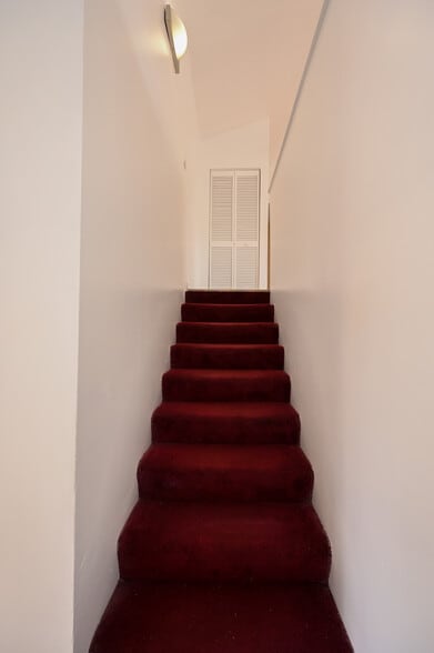 Building Photo - 445 W Park Dr