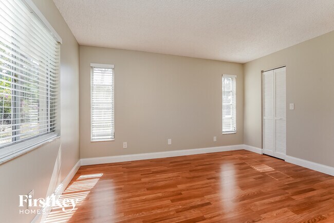 Building Photo - 18185 Dupont Dr