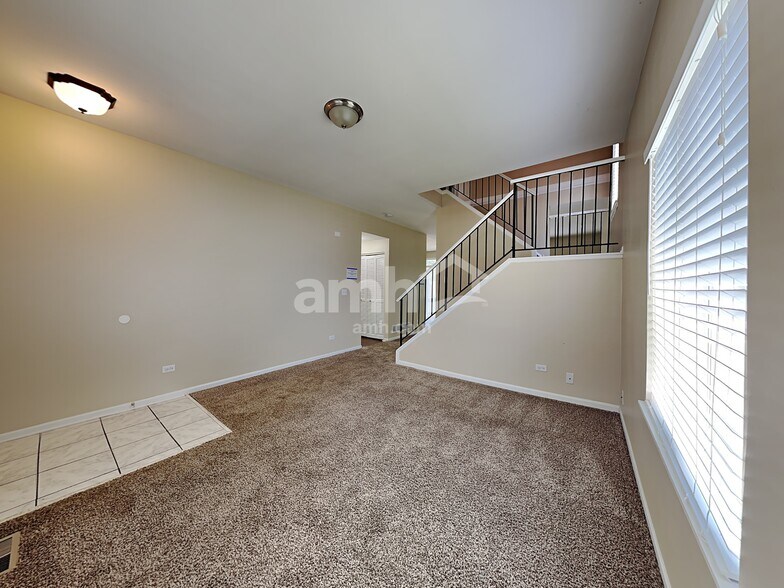 Building Photo - 2828 Sun Valley Dr