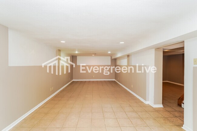 Building Photo - 19200 Mayfair Ln