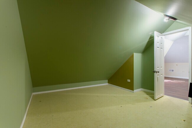 Building Photo - 5210 W 54th St