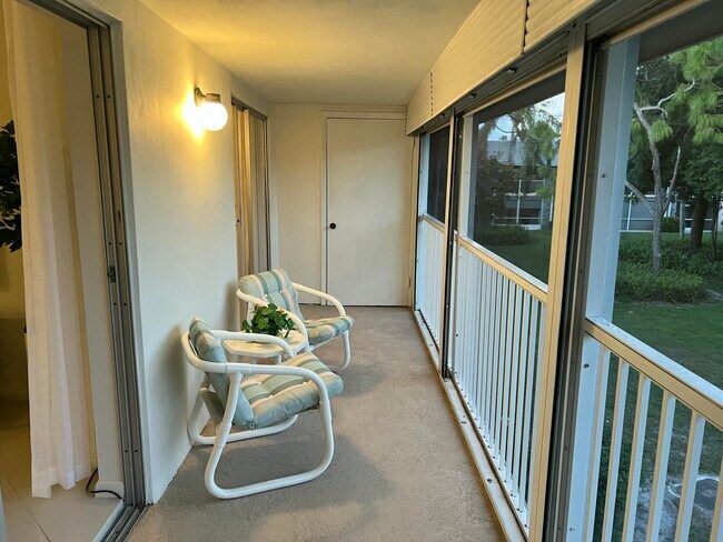 Building Photo - 18081 SE Country Club Dr