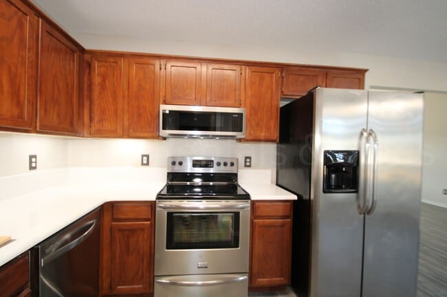 Building Photo - Updated Beauty! A Must See!