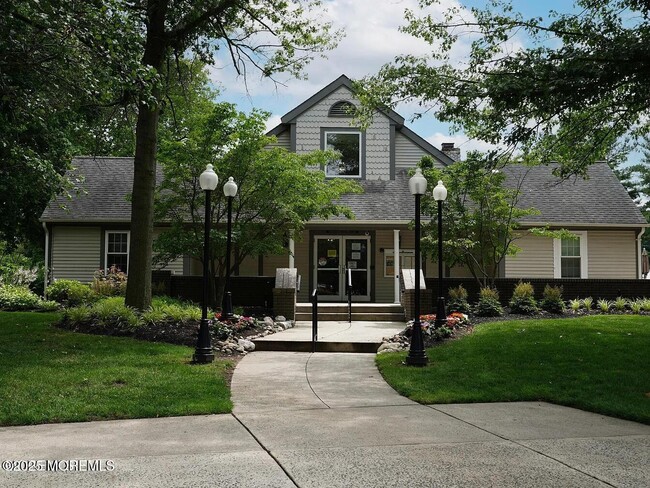 Building Photo - 79 Greenwood Dr