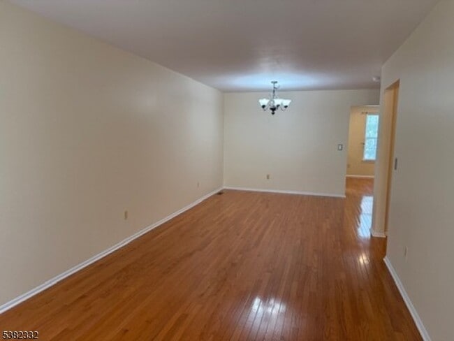 Building Photo - 8 Bateman Way