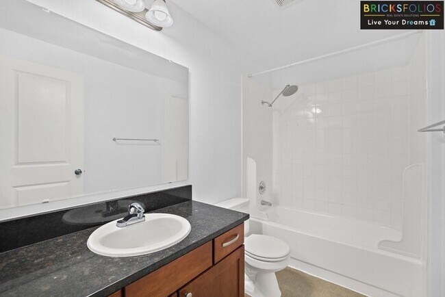 Building Photo - Nestled in the serene Eastgate neighborhood, Bellevue!