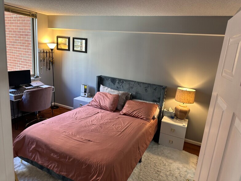 Building Photo - 3835 9th St N