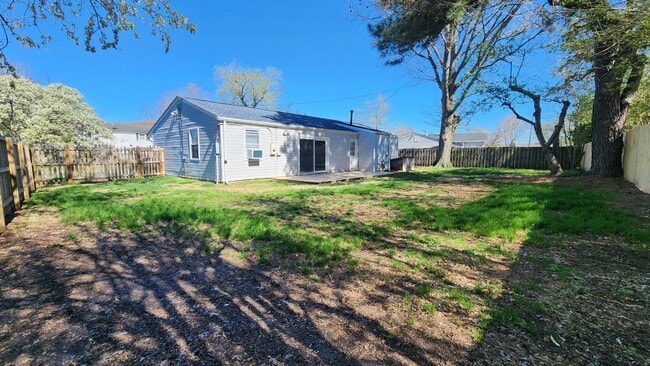 Building Photo - 924 Carriage Hill Rd