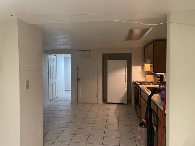 Building Photo - 412 15th Ave S