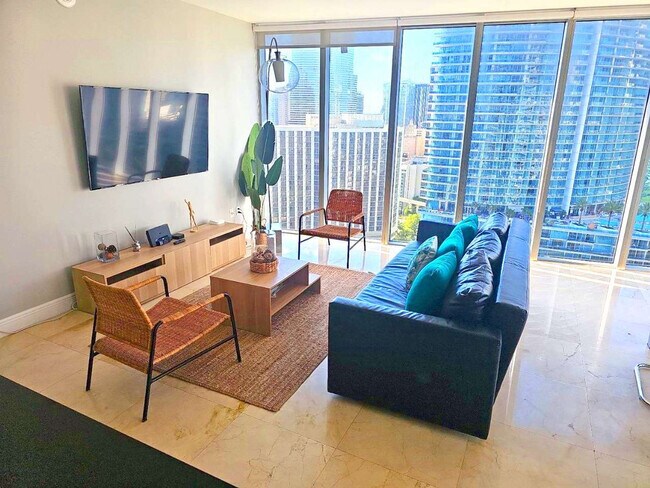 Building Photo - 485 Brickell Ave