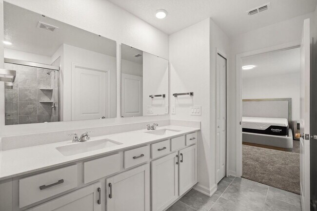 Building Photo - 4981 Worchester Dr