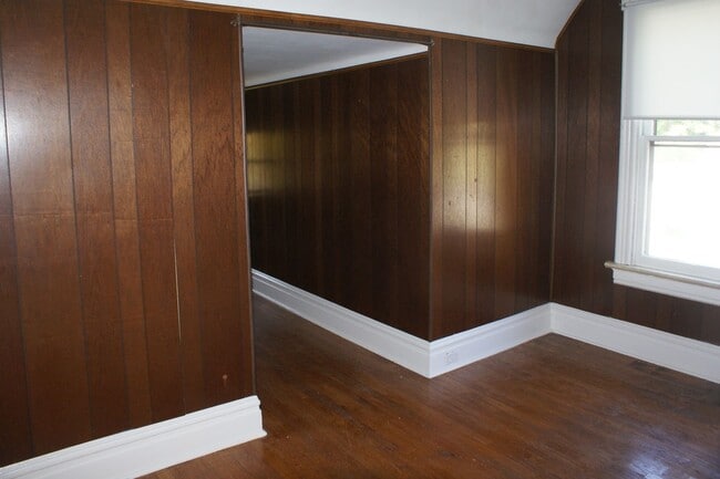 Building Photo - Price Reduction 3 bedroom  2 bath Historic Home in Jennings