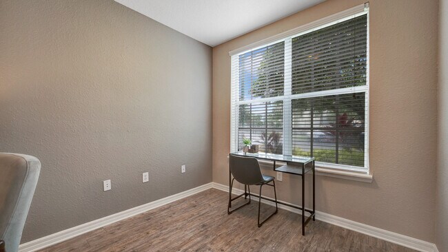 Building Photo - 3751 Pine Ridge Blvd