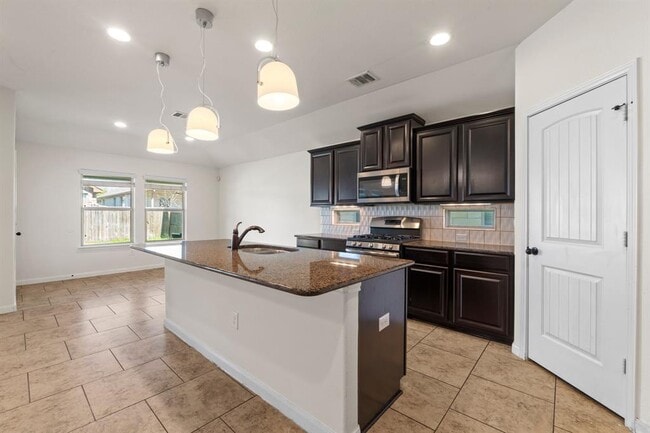 Building Photo - 2317 Billy Pat Rd