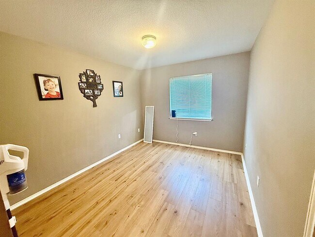 Building Photo - 12513 Mexicana Cove