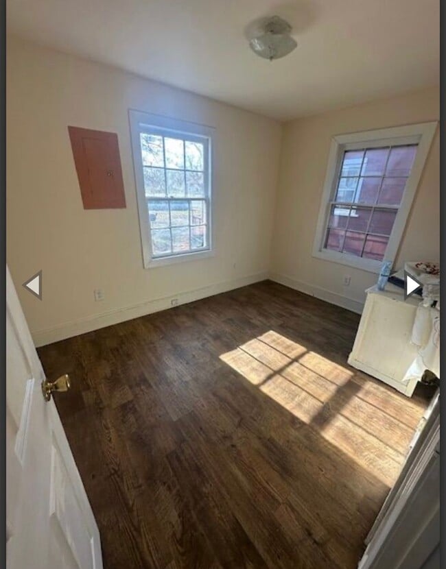 Building Photo - 401 North St