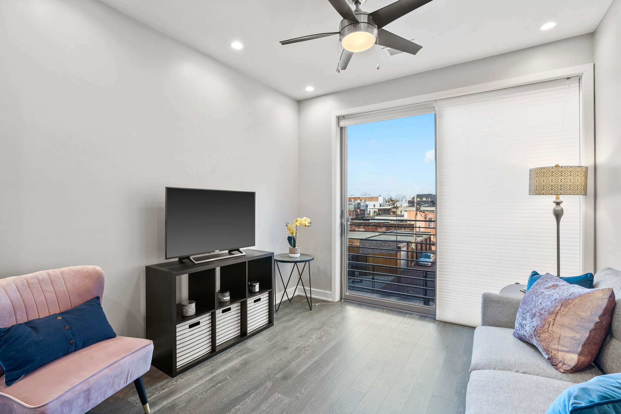 Building Photo - 1350 Maryland Ave NE