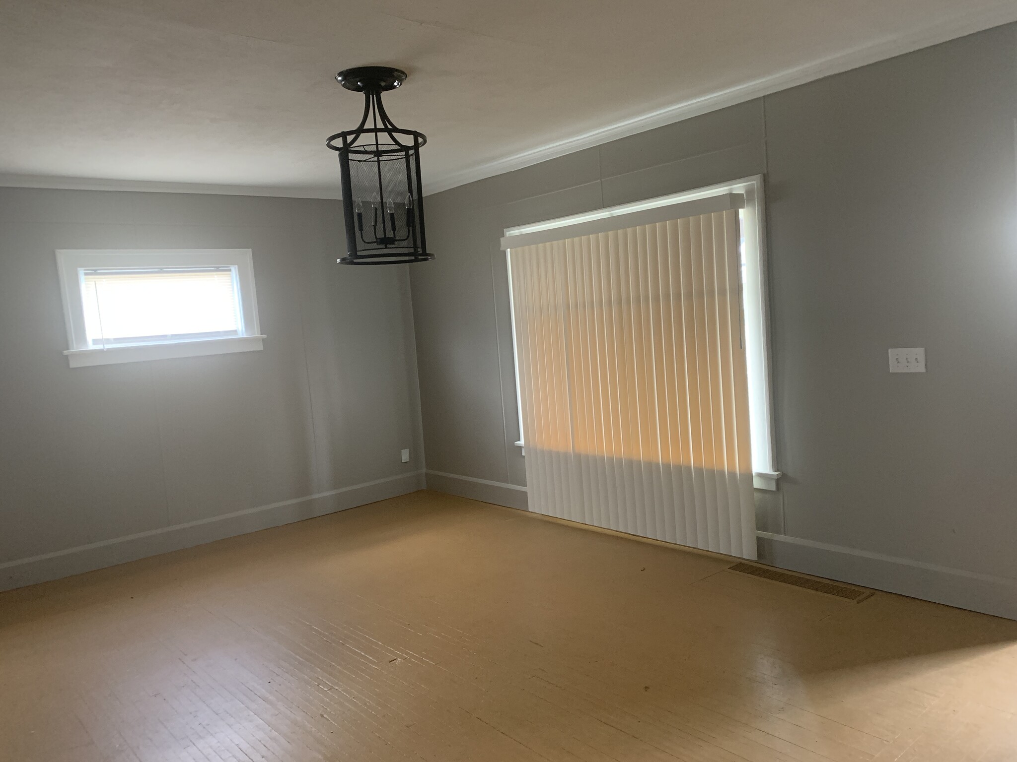Living room - 17 Hartzell Ave