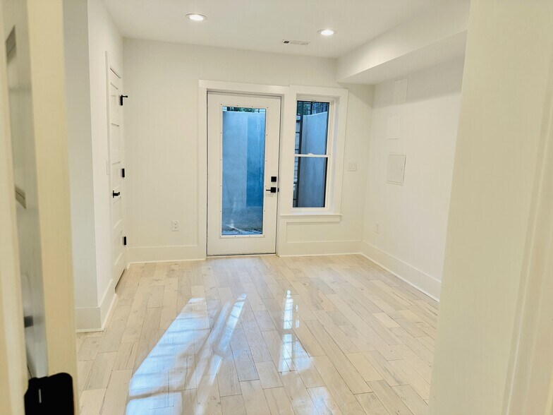 Building Photo - 1314 1/2 5th St NW