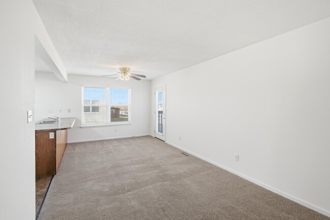 Building Photo - 2413 Northampton Dr