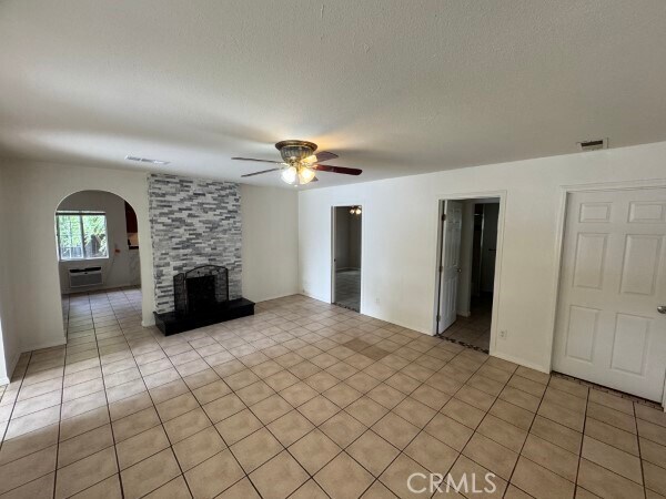 Building Photo - 5643 Phillips Blvd