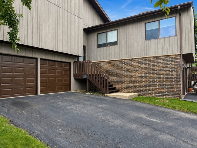 Building Photo - 56 Century Dr