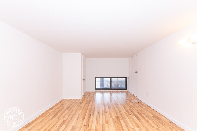 Building Photo - 1535 Decatur St