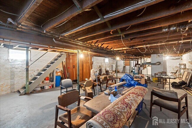 Building Photo - 104 Welton St