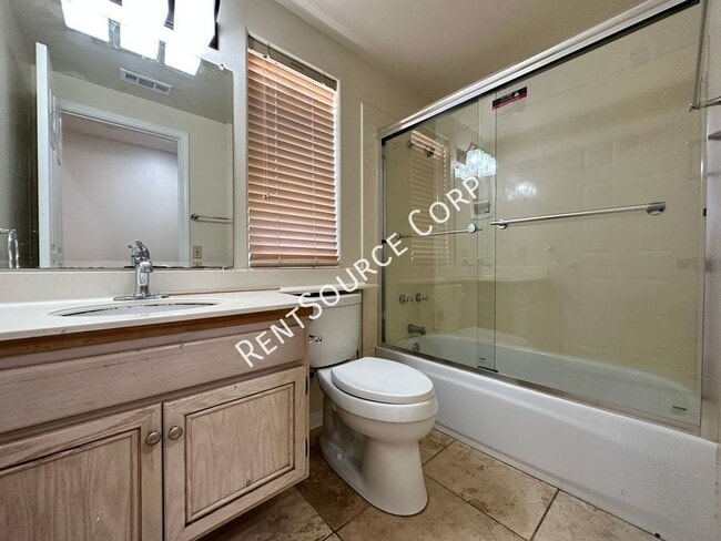 Building Photo - 25506 Paine Cir