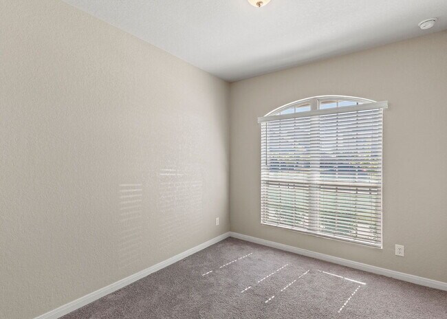 Building Photo - Beautiful 3 Bedroom Home with Open Layout ...