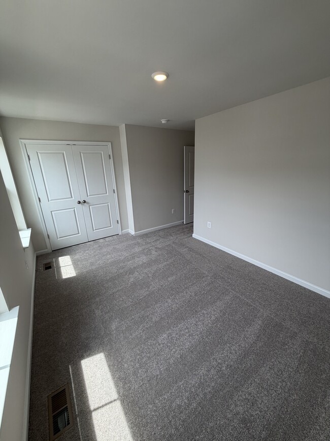 Building Photo - 18 Ironwood Ct