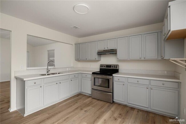 Building Photo - 12 San Esteban St