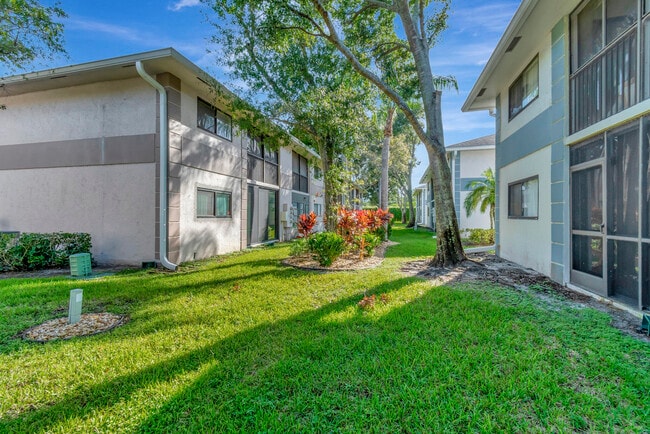 Building Photo - 15364 Lakes of Delray Blvd